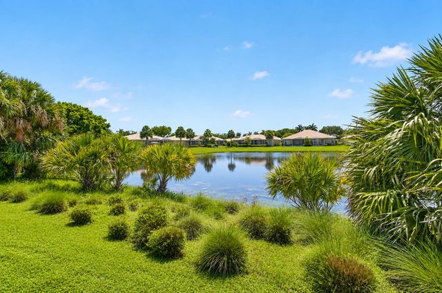 10773 Royal Caribbean Circle, Boynton Beach, FL 33437