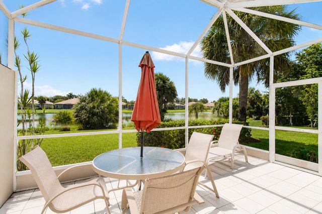 10773 Royal Caribbean Circle, Boynton Beach, FL 33437