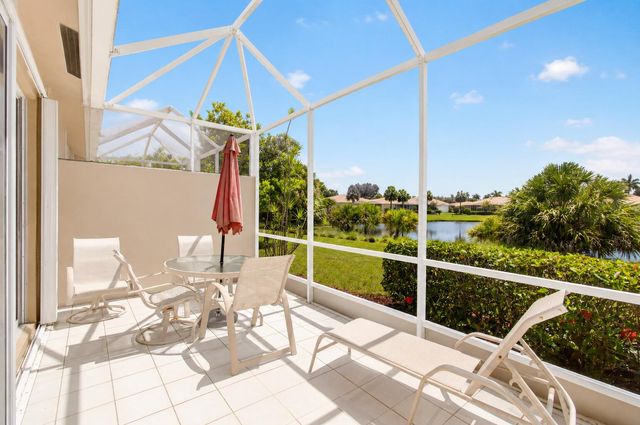 10773 Royal Caribbean Circle, Boynton Beach, FL 33437