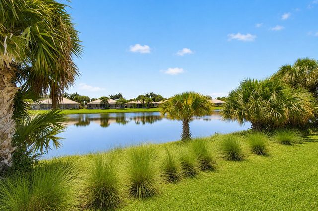 10773 Royal Caribbean Circle, Boynton Beach, FL 33437