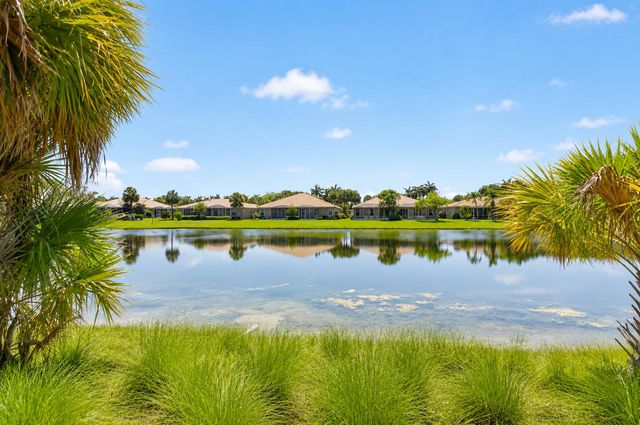 10773 Royal Caribbean Circle, Boynton Beach, FL 33437