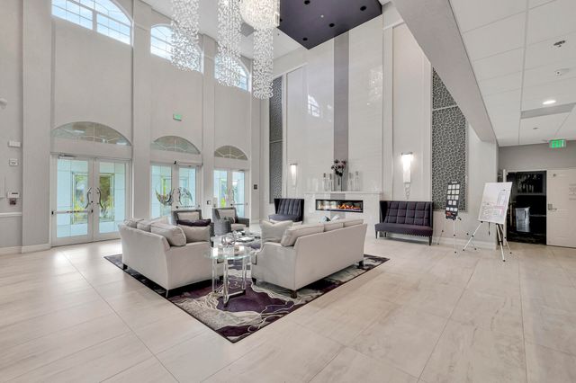 10773 Royal Caribbean Circle, Boynton Beach, FL 33437