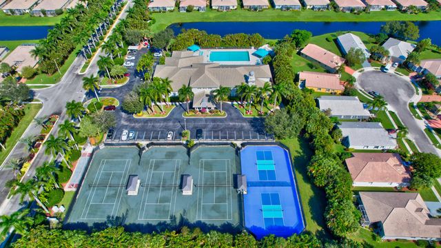10773 Royal Caribbean Circle, Boynton Beach, FL 33437