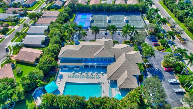 10773 Royal Caribbean Circle, Boynton Beach, FL 33437