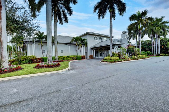 10773 Royal Caribbean Circle, Boynton Beach, FL 33437