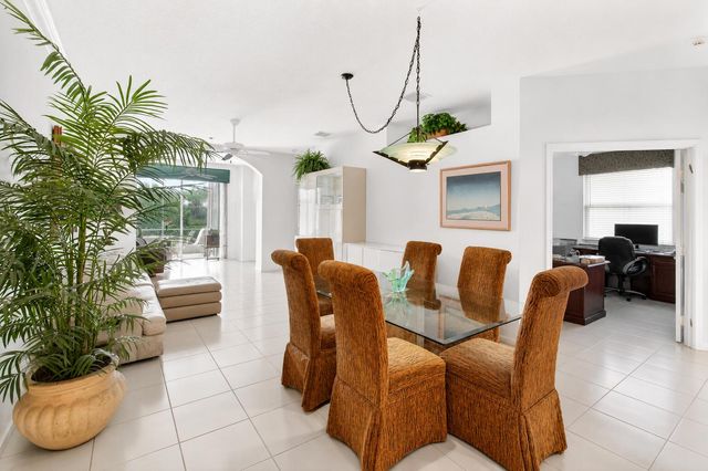 10773 Royal Caribbean Circle, Boynton Beach, FL 33437