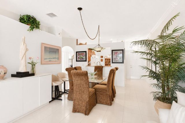 10773 Royal Caribbean Circle, Boynton Beach, FL 33437