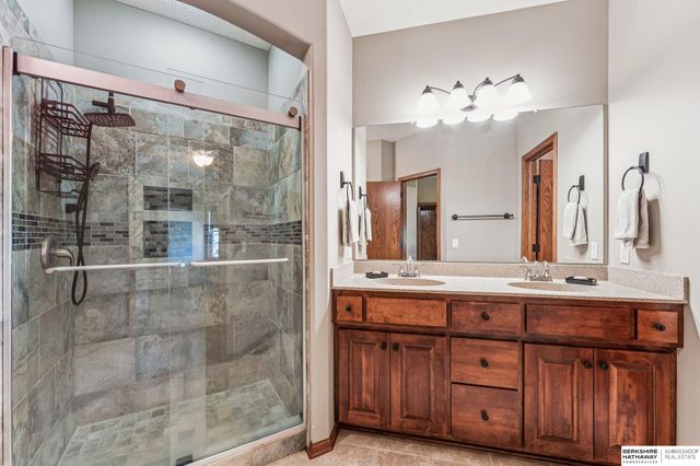 14502 S 22nd Street, Bellevue, NE 68812