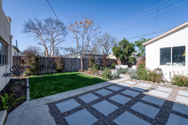 445 E Weldon Avenue, Fresno, CA 93704