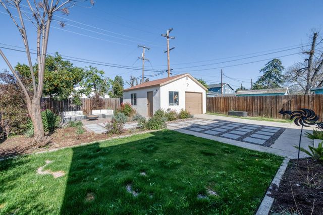 445 E Weldon Avenue, Fresno, CA 93704