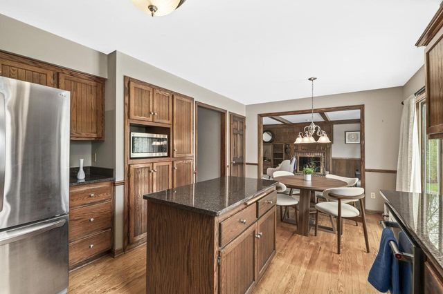 406 Crescent LANE, Thiensville, WI 53092