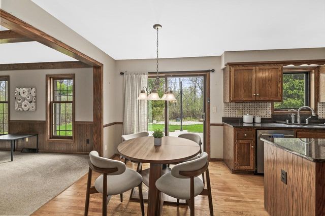 406 Crescent LANE, Thiensville, WI 53092