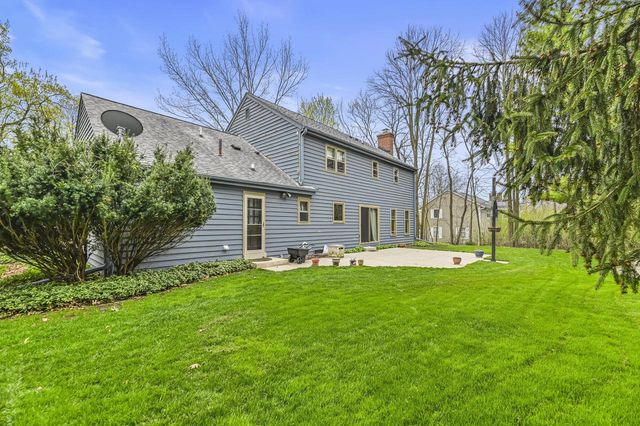 406 Crescent LANE, Thiensville, WI 53092