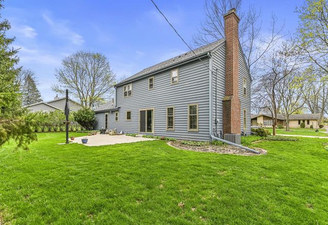 406 Crescent LANE, Thiensville, WI 53092