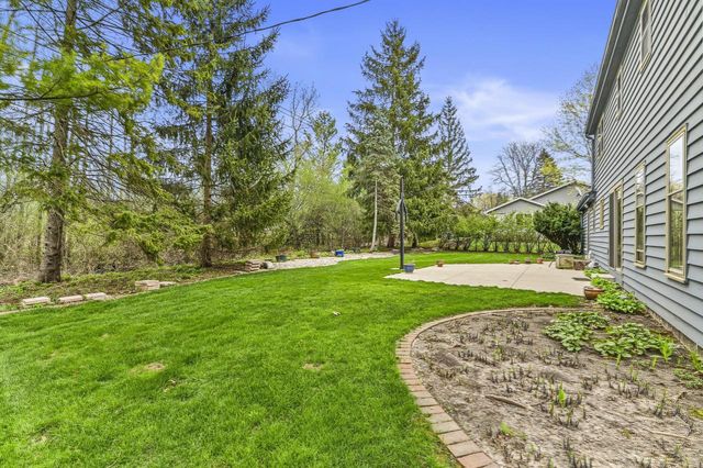 406 Crescent LANE, Thiensville, WI 53092