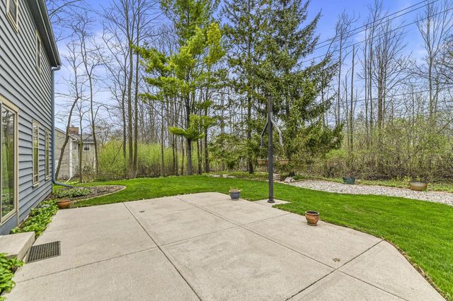 406 Crescent LANE, Thiensville, WI 53092