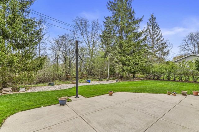 406 Crescent LANE, Thiensville, WI 53092