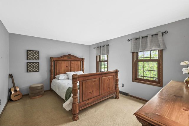 406 Crescent LANE, Thiensville, WI 53092