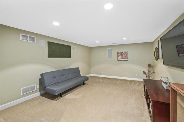 406 Crescent LANE, Thiensville, WI 53092
