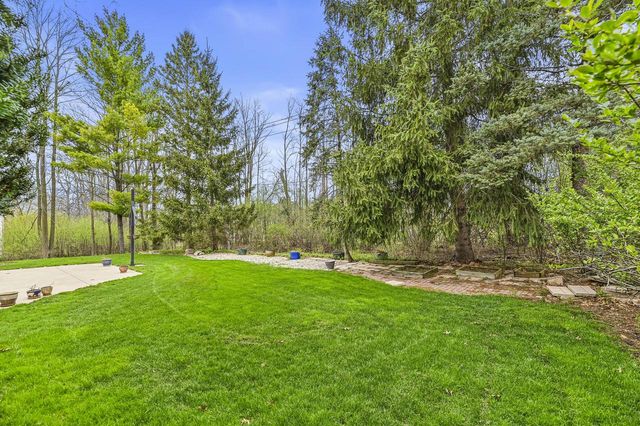406 Crescent LANE, Thiensville, WI 53092