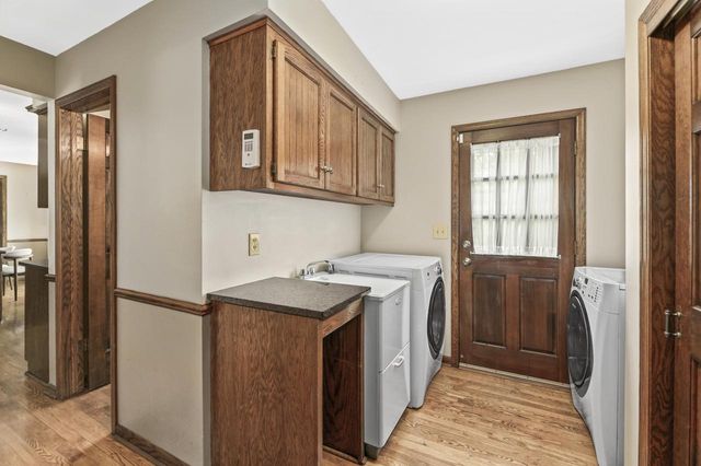 406 Crescent LANE, Thiensville, WI 53092