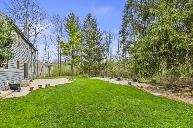 406 Crescent LANE, Thiensville, WI 53092
