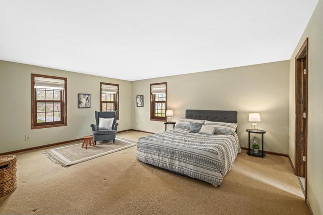 406 Crescent LANE, Thiensville, WI 53092