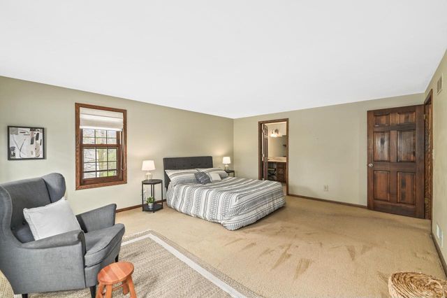 406 Crescent LANE, Thiensville, WI 53092