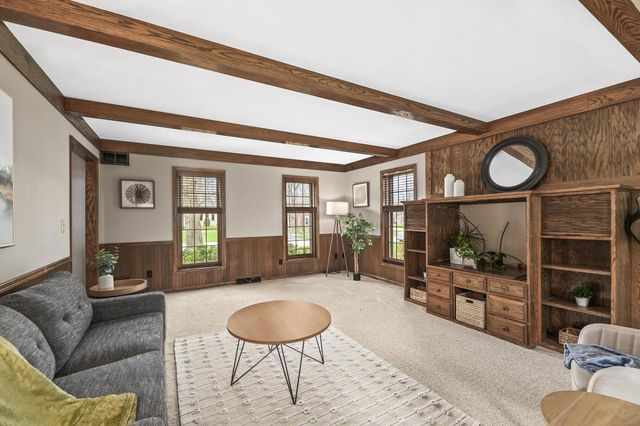406 Crescent LANE, Thiensville, WI 53092