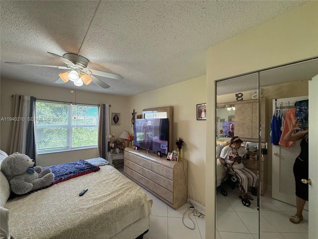 9041 Sunrise Lakes Boulevard 207, Sunrise, FL 33322