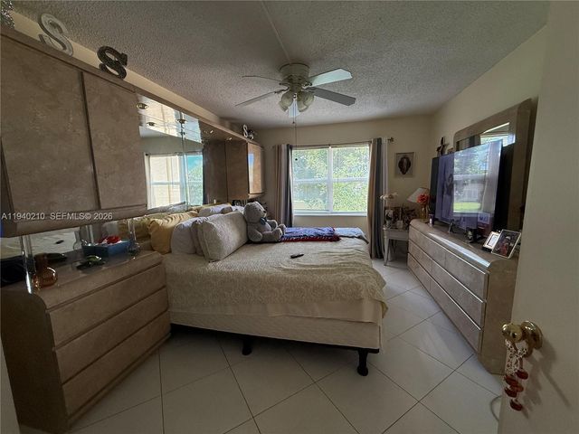 9041 Sunrise Lakes Boulevard 207, Sunrise, FL 33322