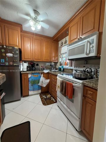 9041 Sunrise Lakes Boulevard 207, Sunrise, FL 33322