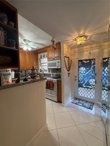 9041 Sunrise Lakes Boulevard 207, Sunrise, FL 33322