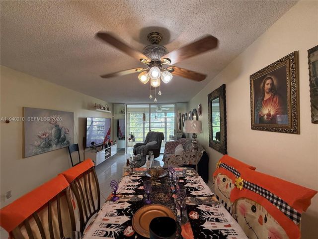 9041 Sunrise Lakes Boulevard 207, Sunrise, FL 33322