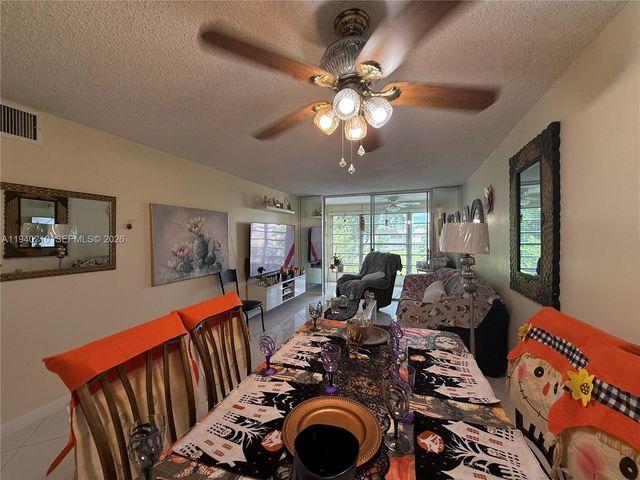 9041 Sunrise Lakes Boulevard 207, Sunrise, FL 33322