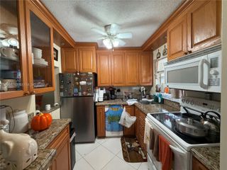 9041 Sunrise Lakes Boulevard 207, Sunrise, FL 33322