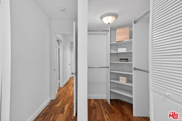 8530 Holloway Drive 303, West Hollywood, CA 90069