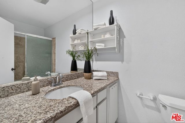 8530 Holloway Drive 303, West Hollywood, CA 90069