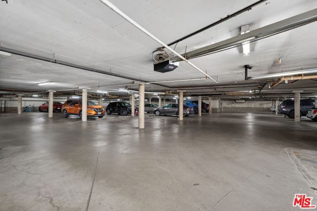 8530 Holloway Drive 303, West Hollywood, CA 90069
