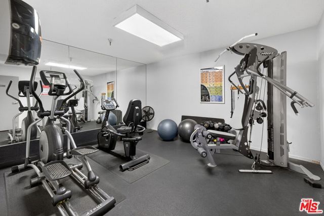 8530 Holloway Drive 303, West Hollywood, CA 90069