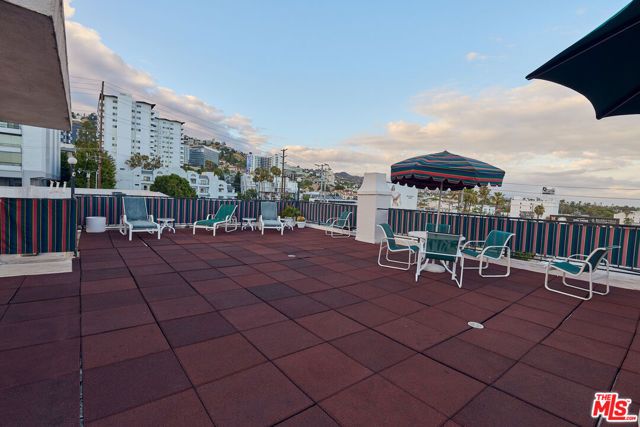 8530 Holloway Drive 303, West Hollywood, CA 90069