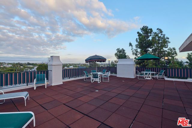 8530 Holloway Drive 303, West Hollywood, CA 90069