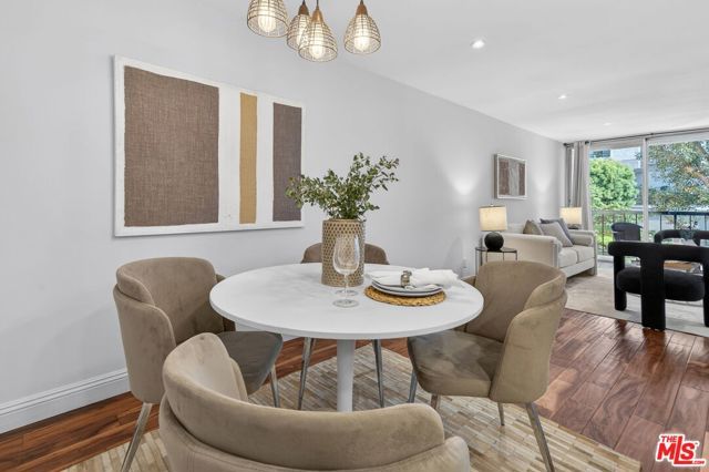 8530 Holloway Drive 303, West Hollywood, CA 90069