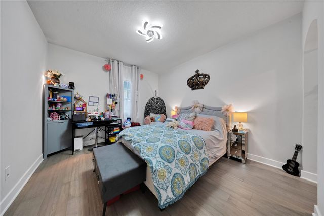 8826 Forest Side Drive, Missouri City, TX 77459