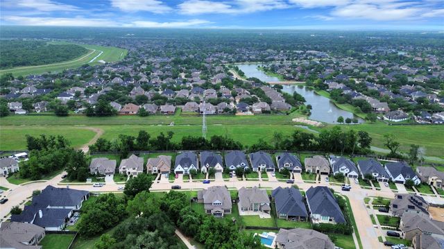8826 Forest Side Drive, Missouri City, TX 77459