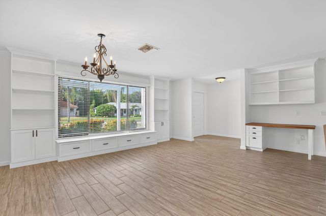 28 Hickory Hill Road, Tequesta, FL 33469