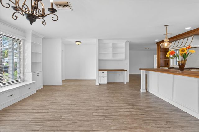 28 Hickory Hill Road, Tequesta, FL 33469