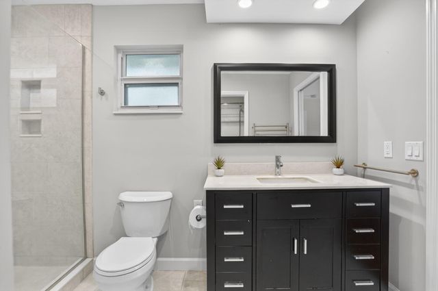 28 Hickory Hill Road, Tequesta, FL 33469