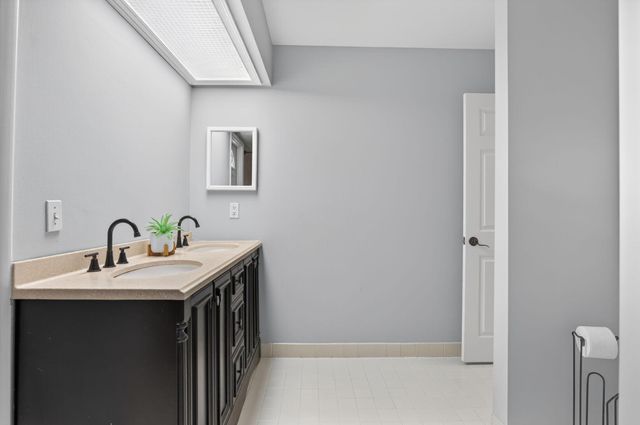 28 Hickory Hill Road, Tequesta, FL 33469