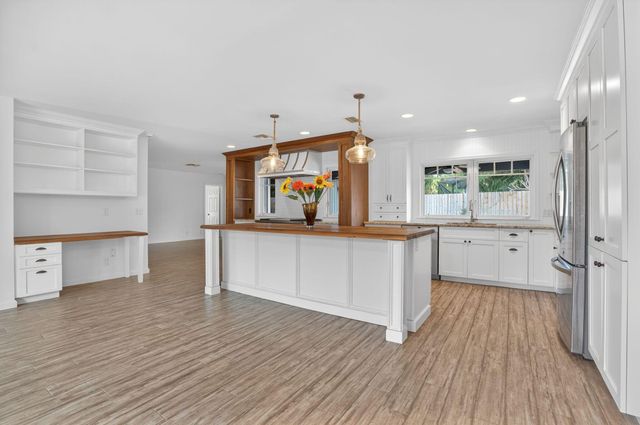 28 Hickory Hill Road, Tequesta, FL 33469